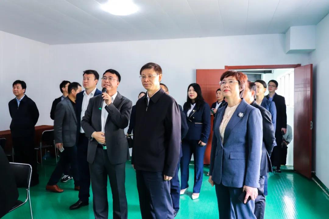 江苏省委常委、苏州市委书记许昆林视察环太湖有机废弃物处理利用示范中心(临湖)(图2) 江苏省委常委、苏州市委书记许昆林视察环太湖有机废弃物处理利用示范中心(临湖)(图2)